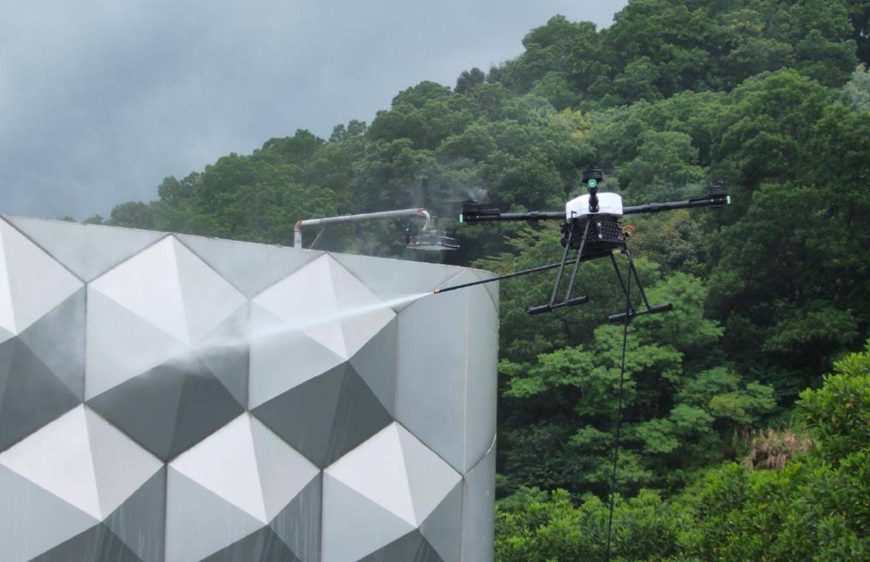 Drone cleaning complex exterior surface