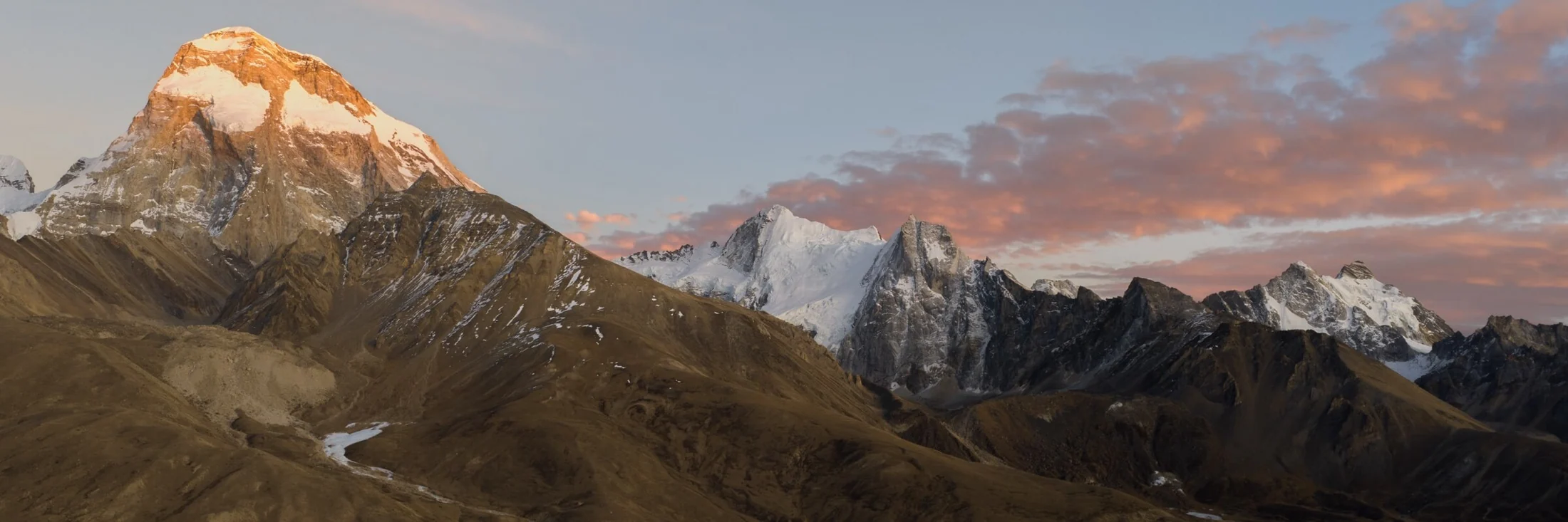 Mountain scene at 28 mm