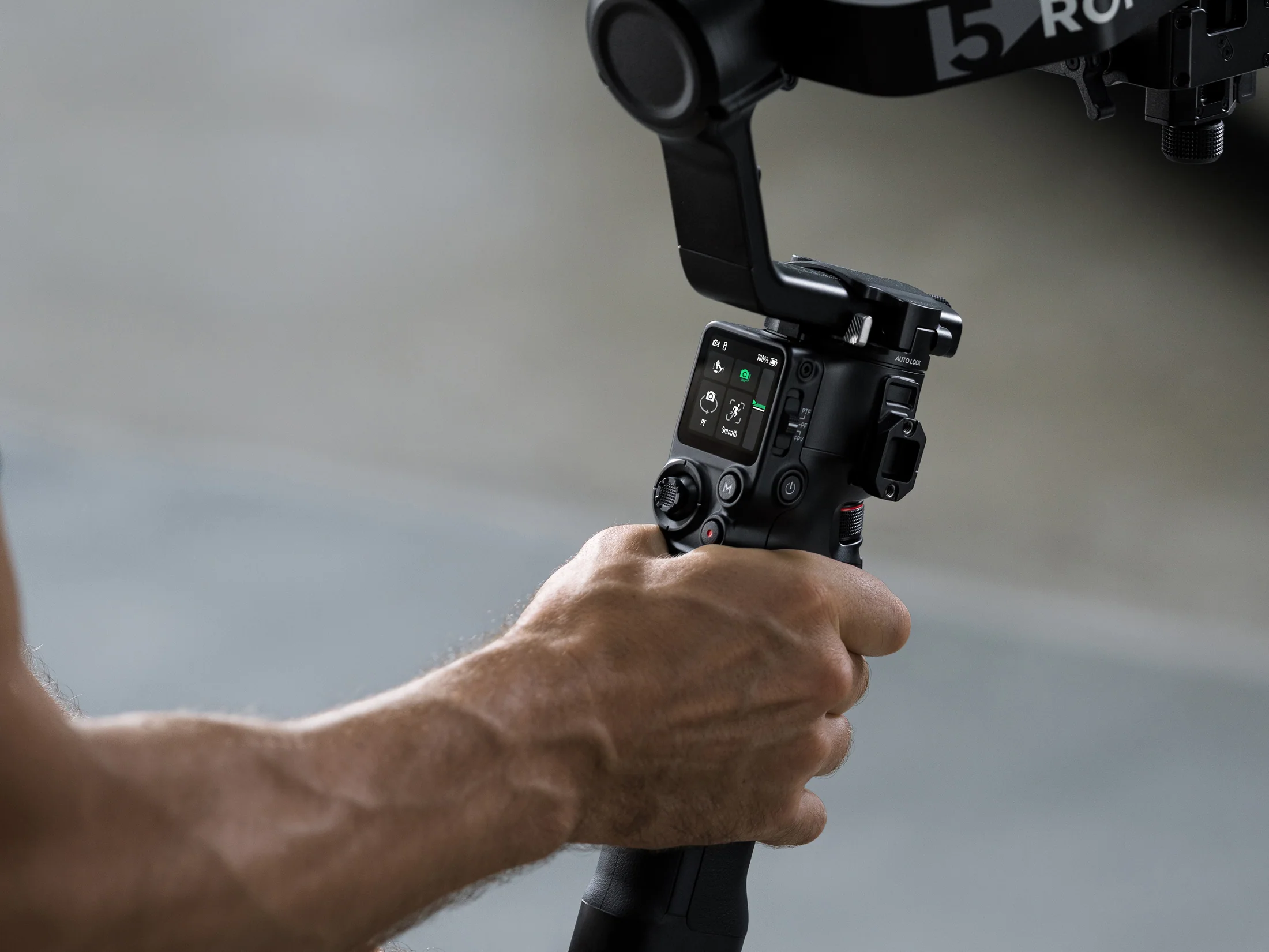DJI RS 5 Z-axis indicator during operation