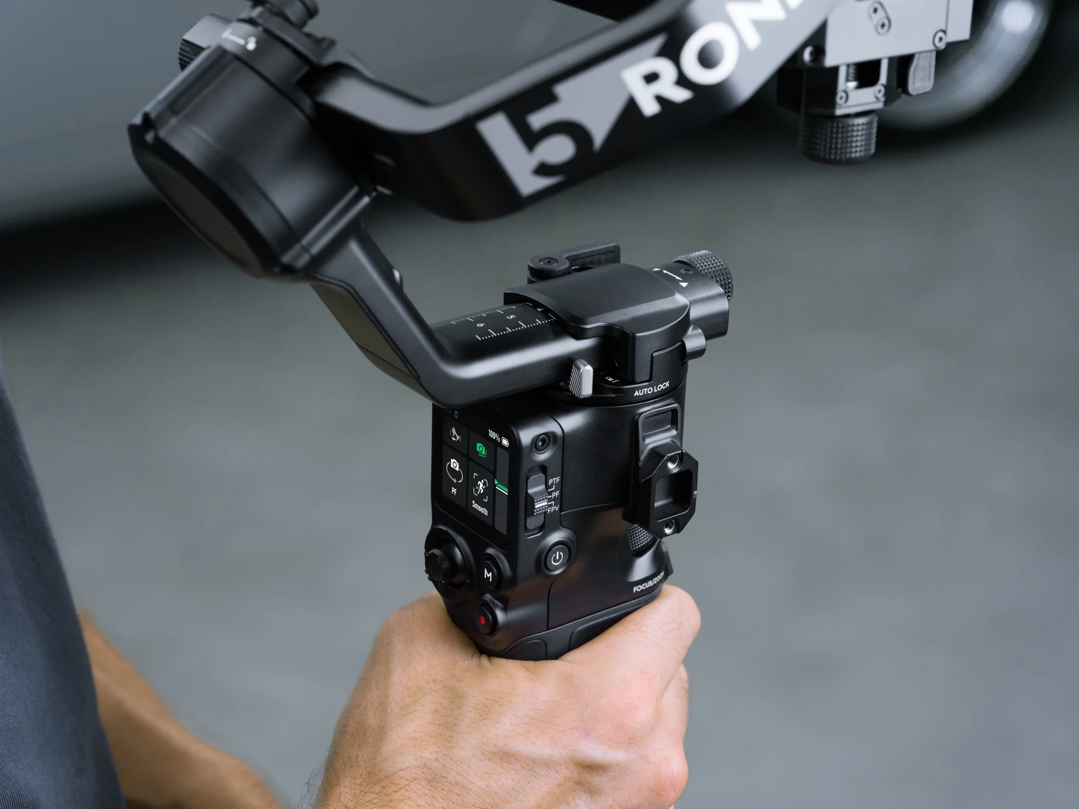 Second-generation automated axis locks on DJI RS 5